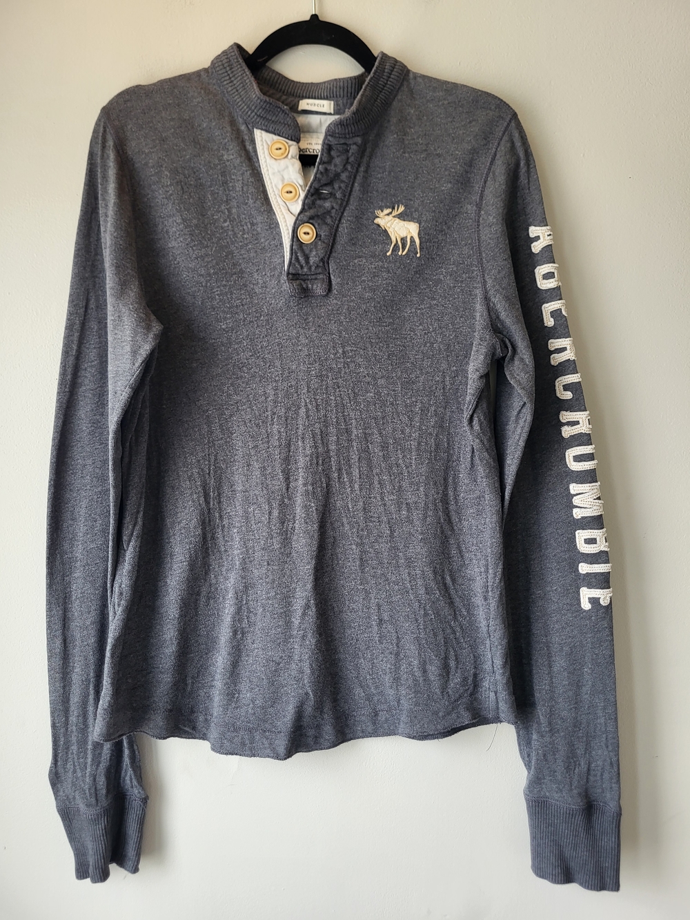 Abercrombie & Fitch Muscle Gray Long-Sleeve Casual Henley Top